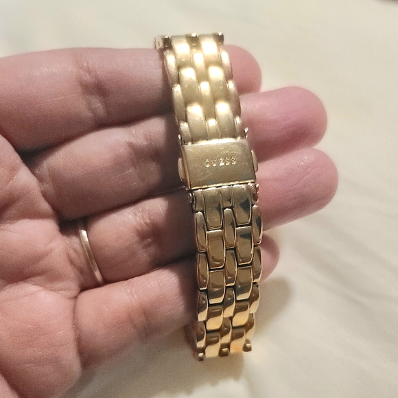 Guess Ladies Watch Gold-tone Crystal Silver Dial Rose - Picture 4 of 10